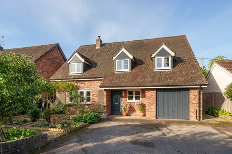 Eggars Field, Bentley, Farnham, GU10
