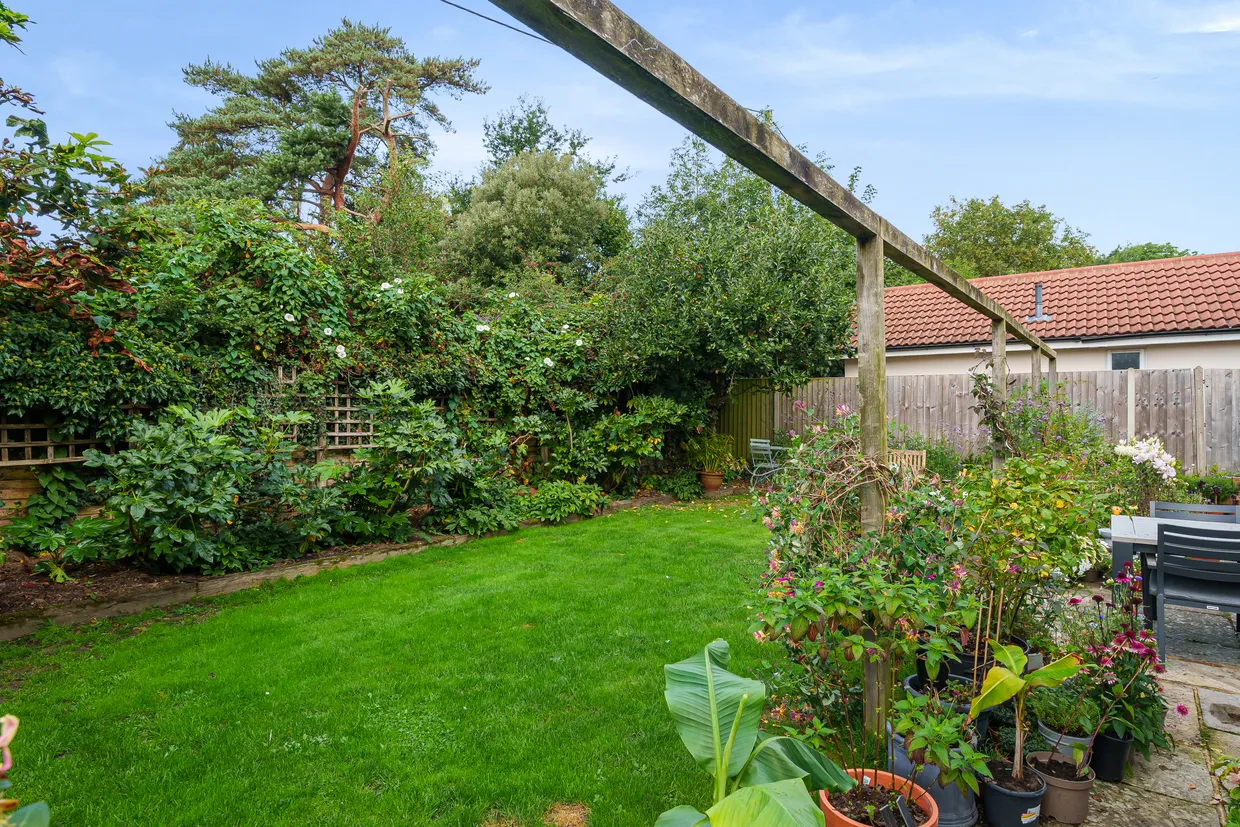 Eggars Field, Bentley, Farnham, GU10 photo 8