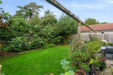 Eggars Field, Bentley, Farnham, GU10 photo 8