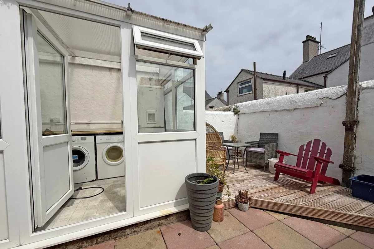 Roland Street, Holyhead, Isle of Anglesey, LL65