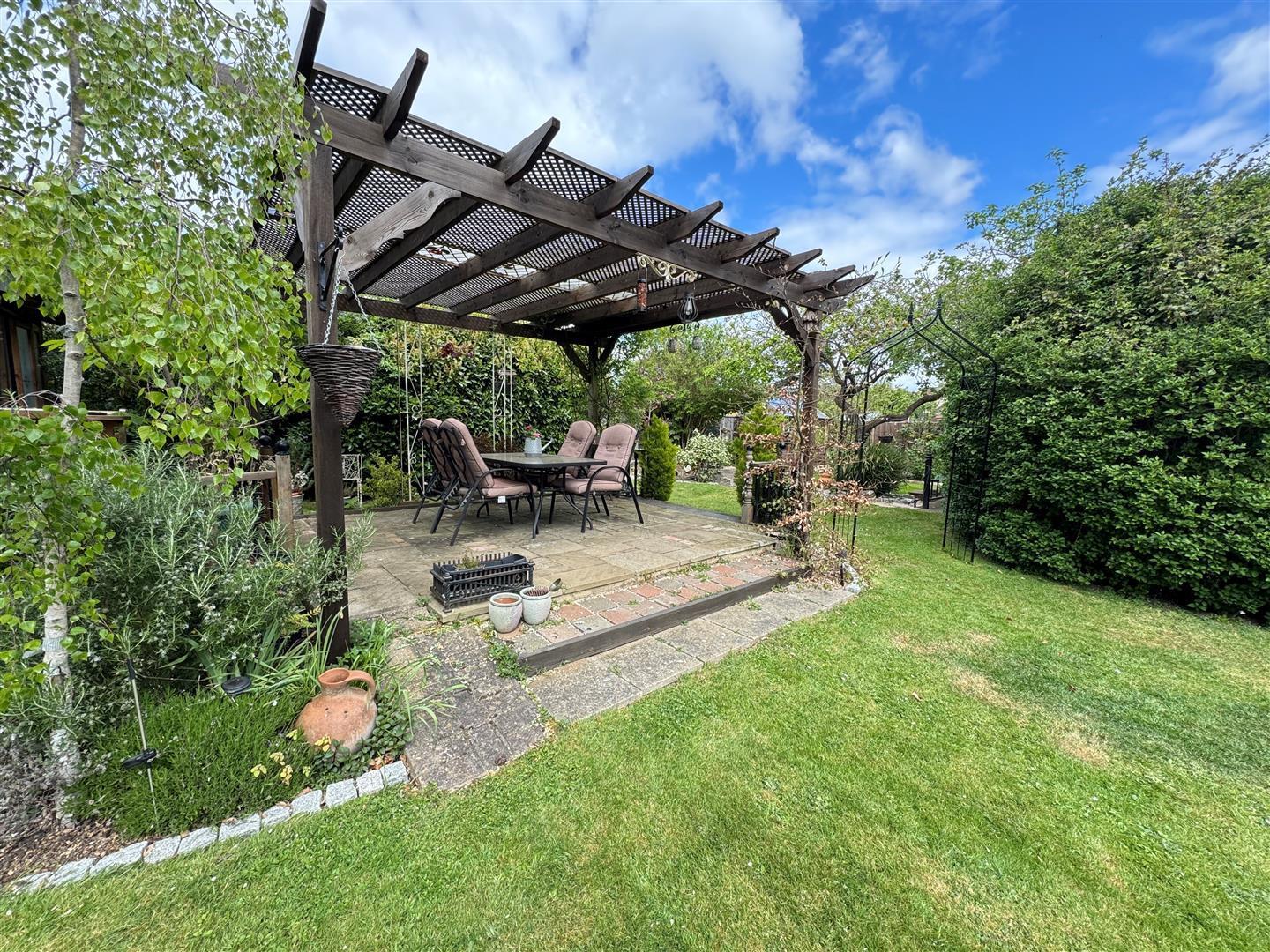 Greensward Lane, Hockley Image 9