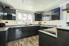 Oak Crescent, EYE