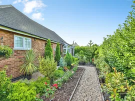 Maple Drive, Nuthall, Nottingham thumb 3