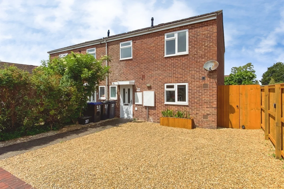 Saxon Close, Westbury