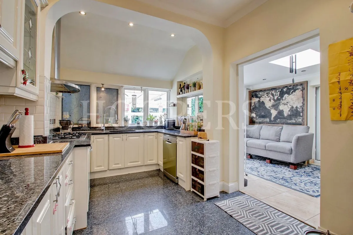 Cairnfield Avenue, London, NW2