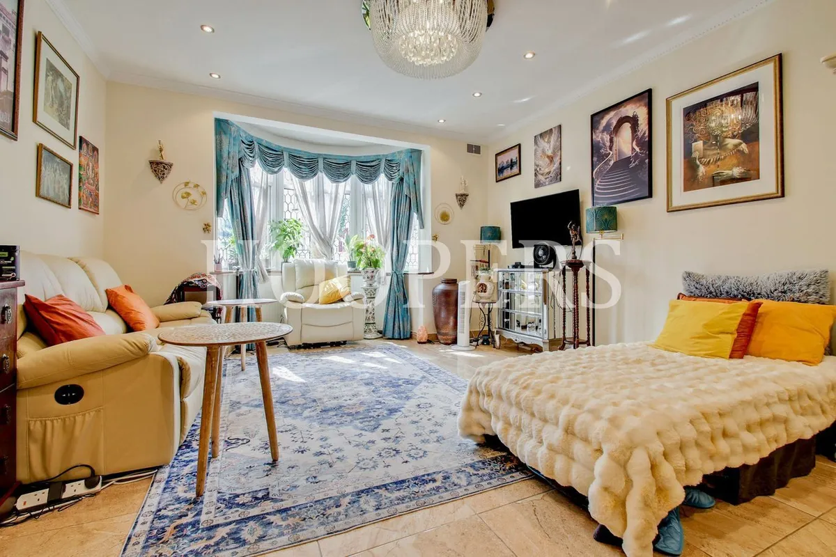 Cairnfield Avenue, London, NW2