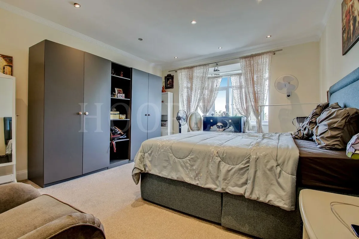 Cairnfield Avenue, London, NW2