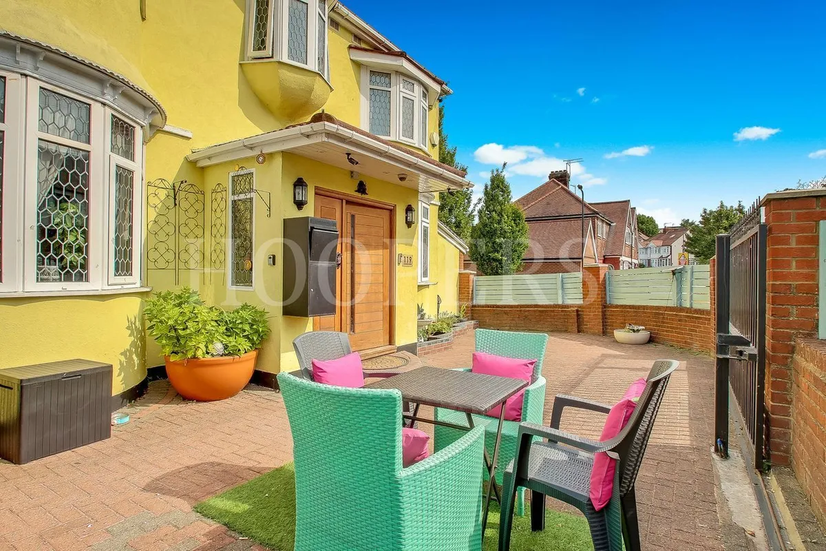 Cairnfield Avenue, London, NW2