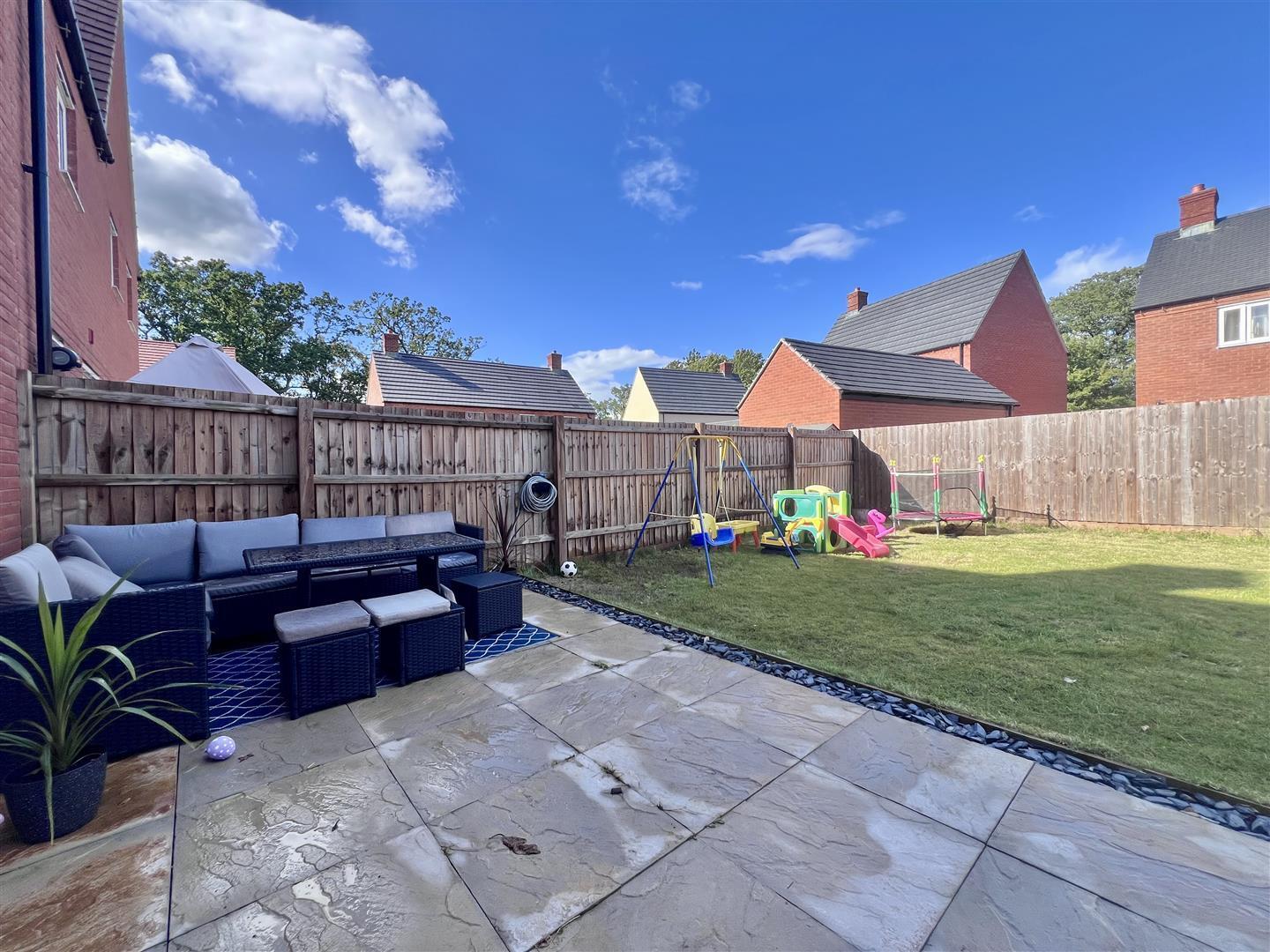 Hamilton Drive, Towcester Image 10