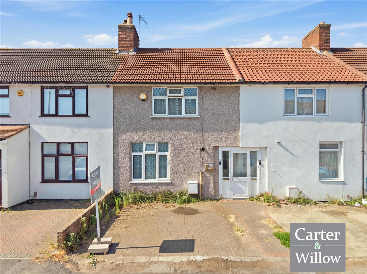 Fanshawe Crescent, Essex Image 1