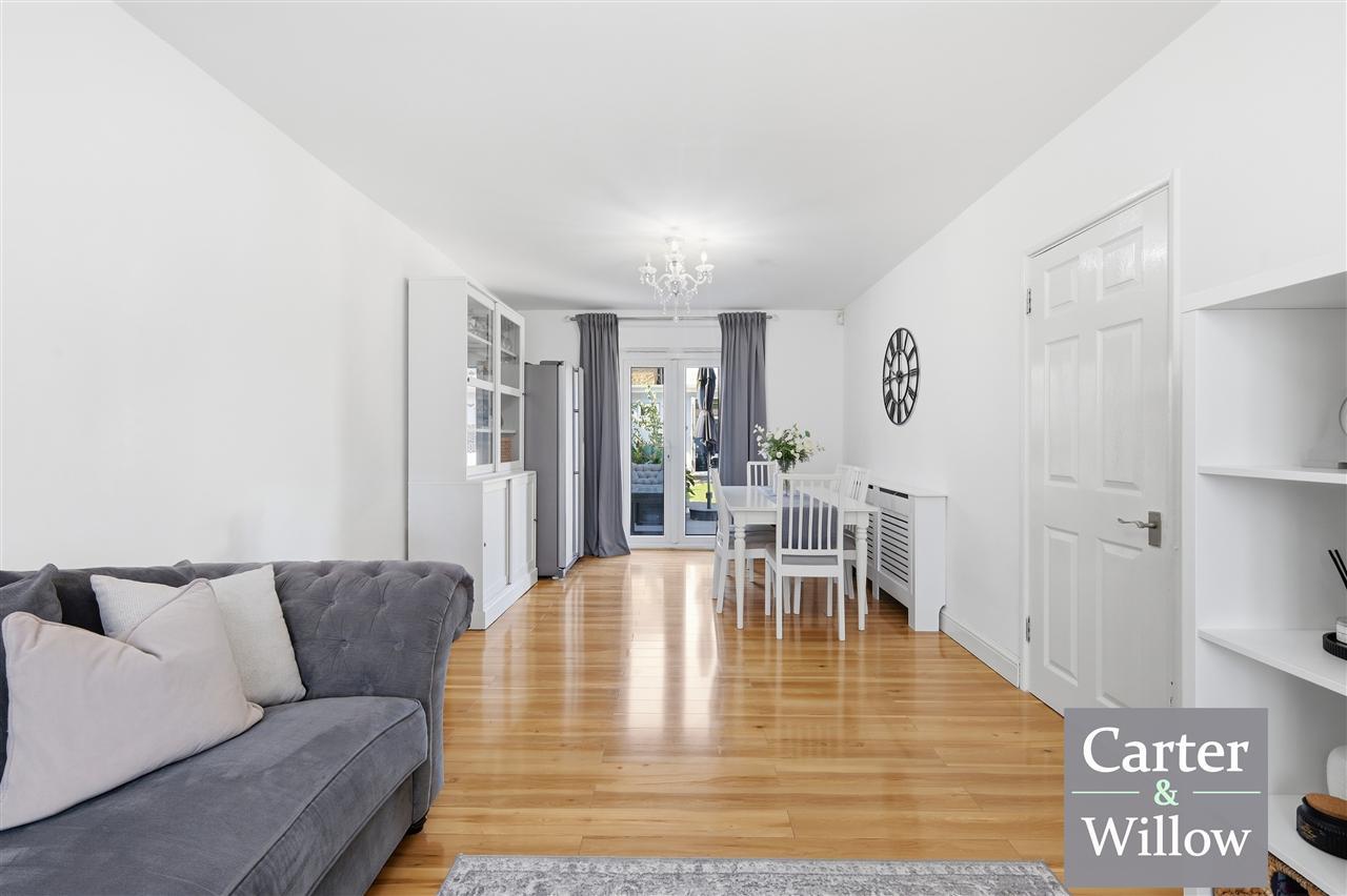 Fanshawe Crescent, Essex Image 4