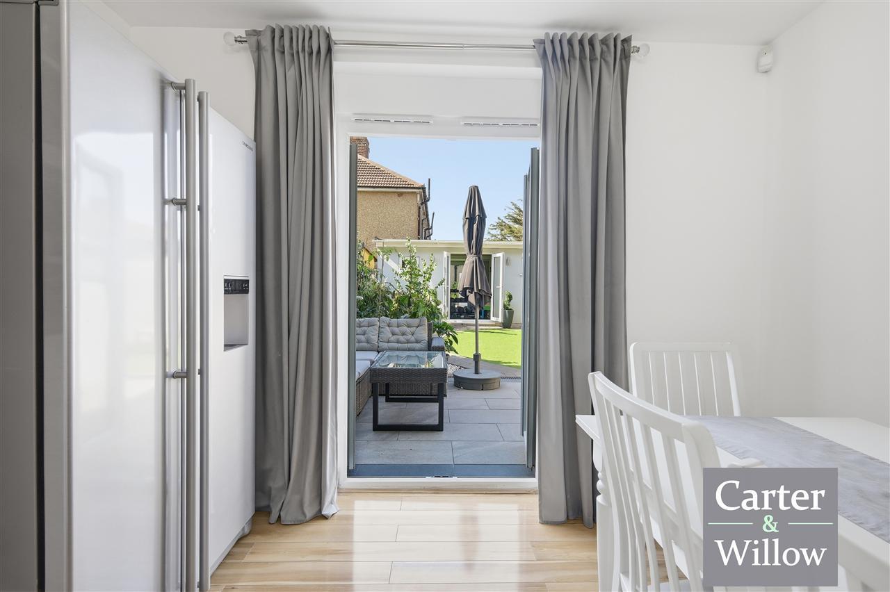 Fanshawe Crescent, Essex Image 7