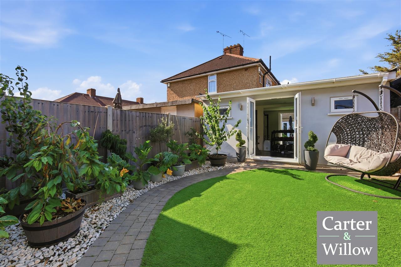 Fanshawe Crescent, Essex Image 19