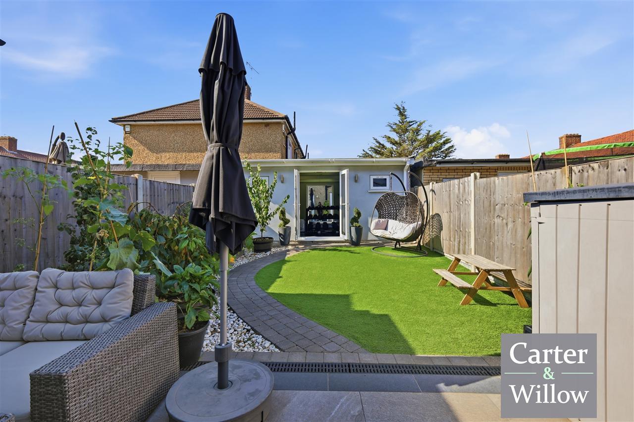 Fanshawe Crescent, Essex Image 22