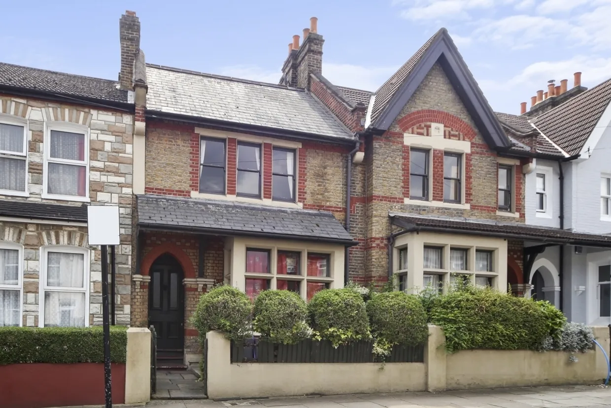 Brightwell Crescent London SW17 photo 1