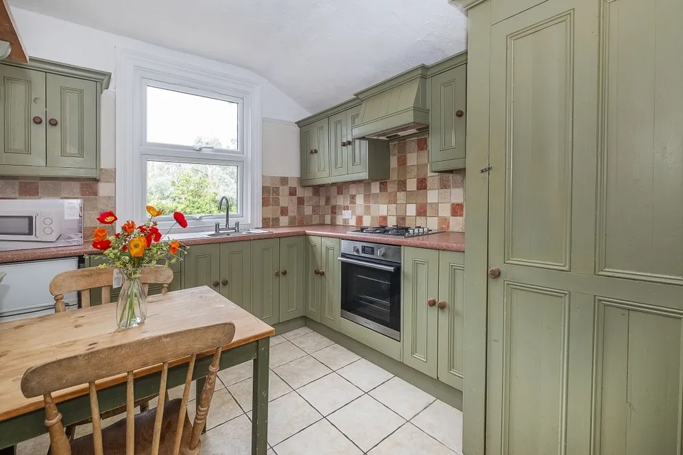 Brightwell Crescent London SW17 photo 2