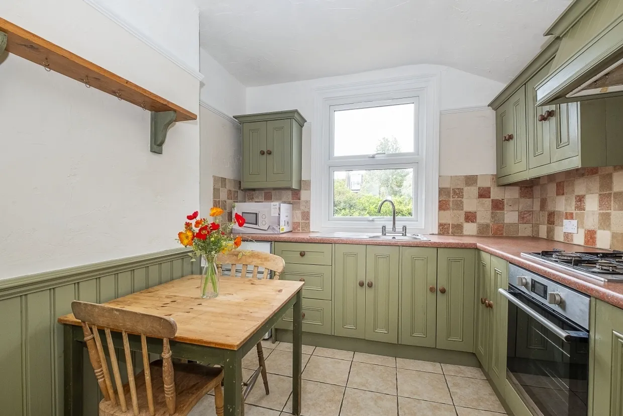 Brightwell Crescent London SW17 photo 3