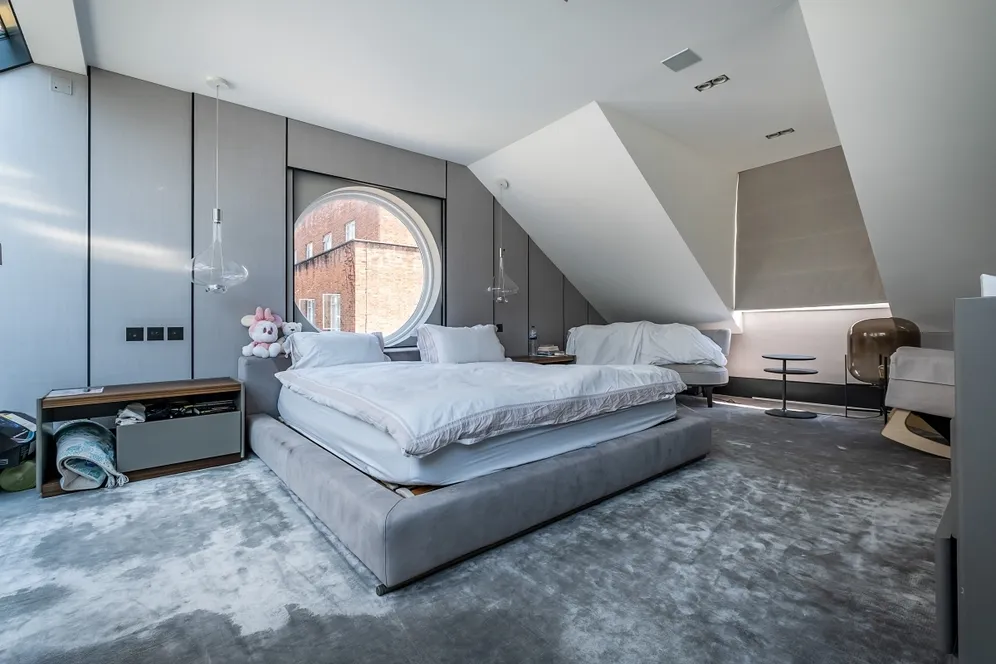 Pembroke Mews London W8 photo 3