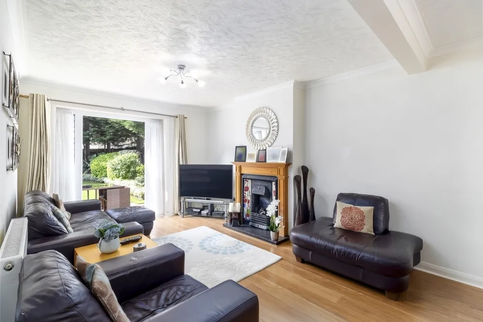 Binyon Crescent Stanmore HA7 photo 4