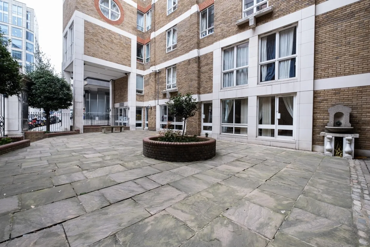 Monument Street London EC3R photo 12