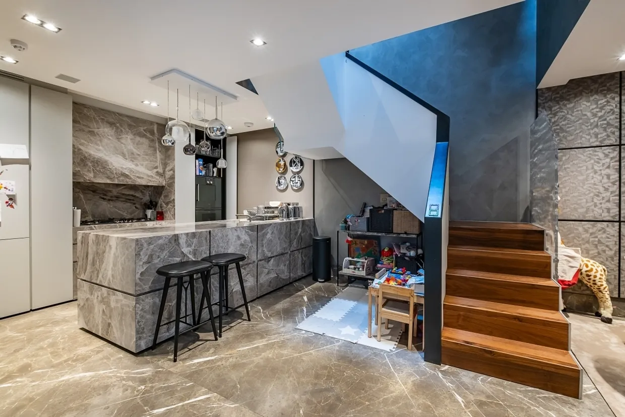 Pembroke Mews London W8 photo 11