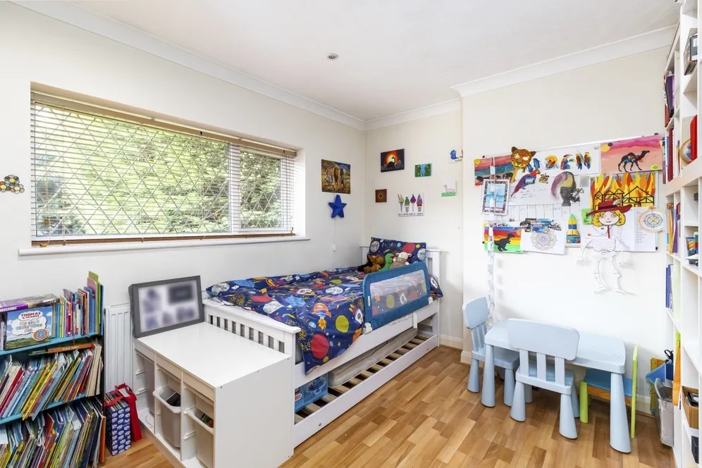 Binyon Crescent Stanmore HA7 photo 10