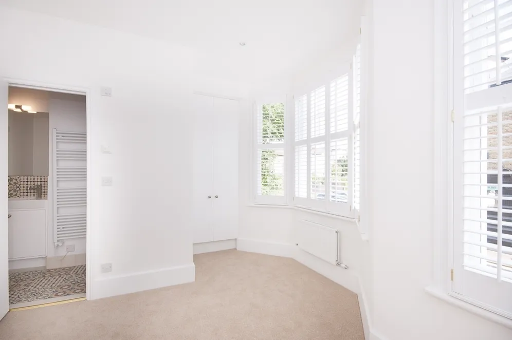 Allfarthing Lane London SW18 photo 8