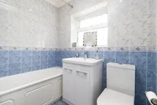 Binyon Crescent Stanmore HA7 photo 12