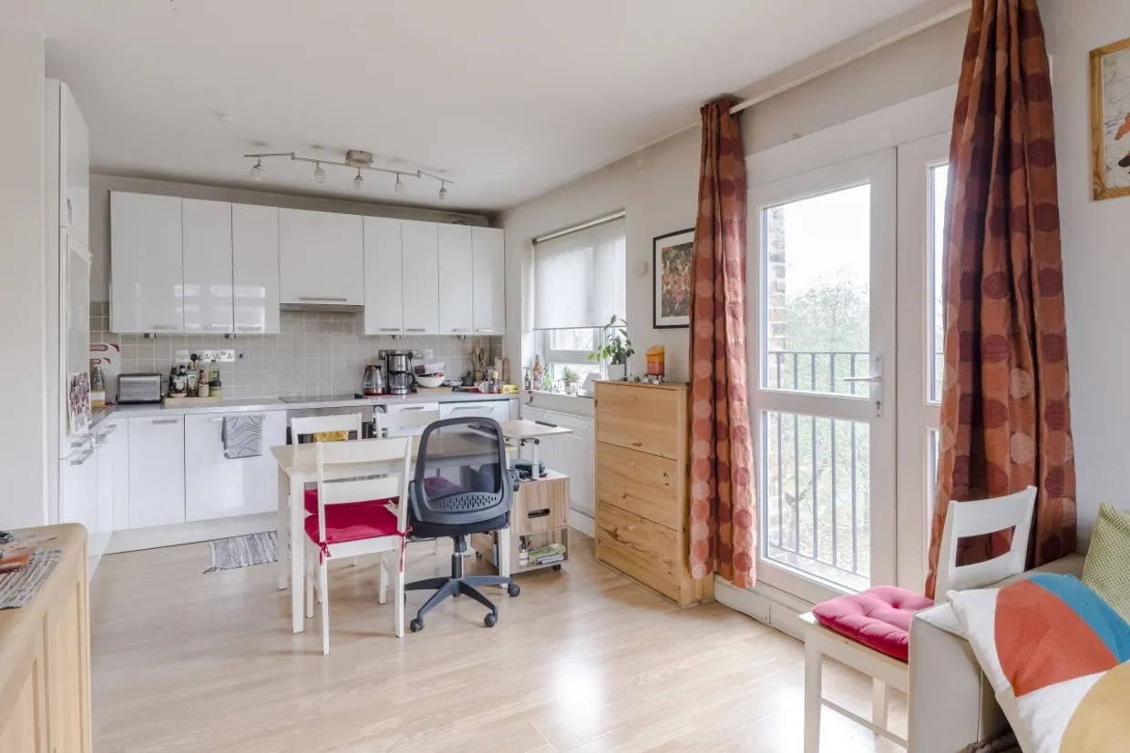 Strathdon Drive London SW17 photo 7