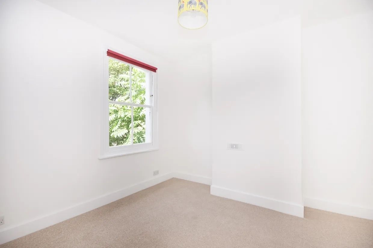 Allfarthing Lane London SW18 photo 9