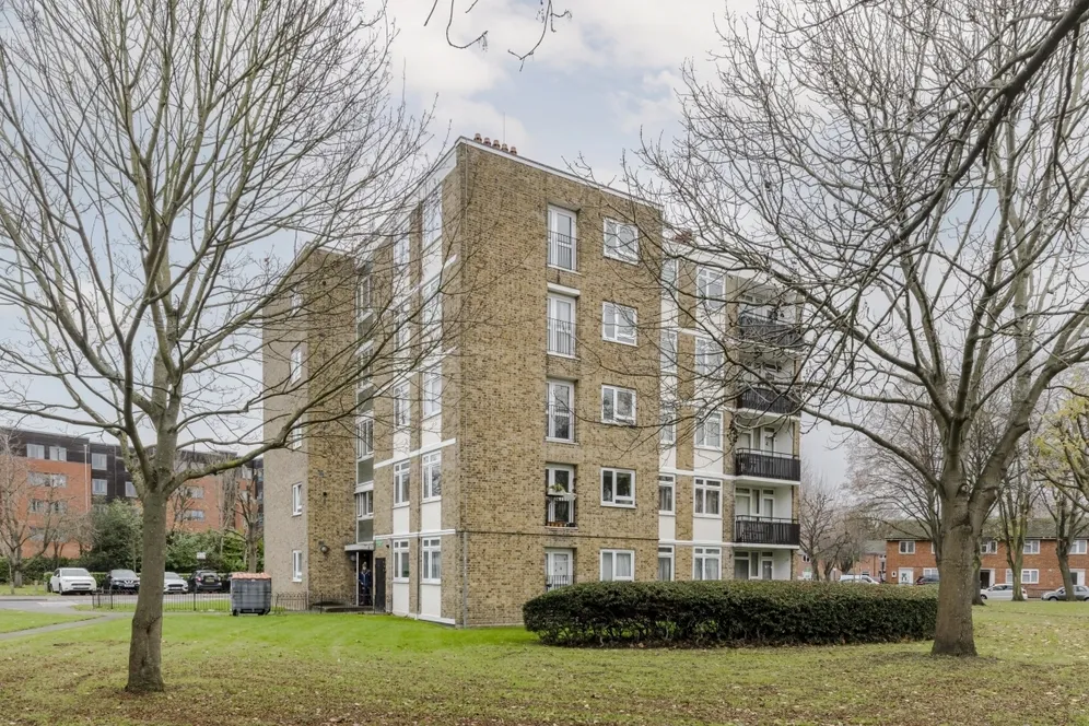 Strathdon Drive London SW17 photo 8