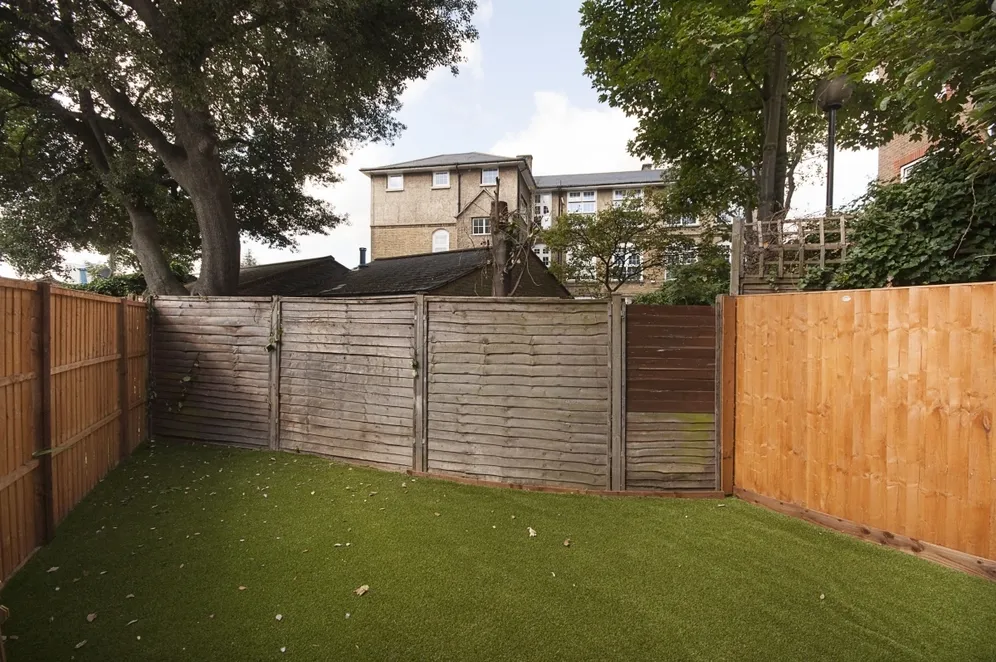 Allfarthing Lane London SW18 photo 11