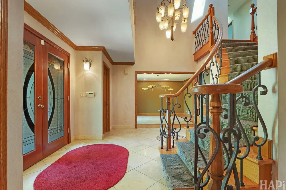 35 Revere Dr, South Barrington, IL 60010