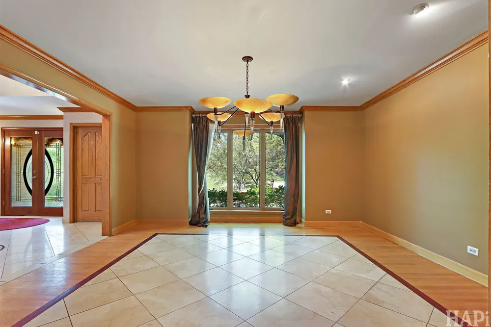35 Revere Dr, South Barrington, IL 60010