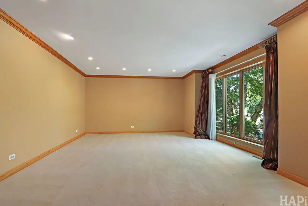 35 Revere Dr, South Barrington, IL 60010
