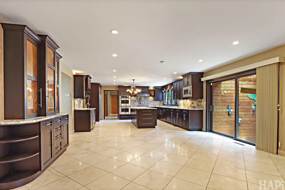 35 Revere Dr, South Barrington, IL 60010