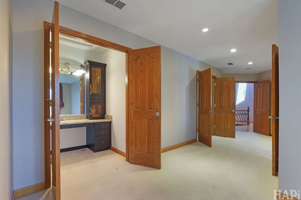 35 Revere Dr, South Barrington, IL 60010