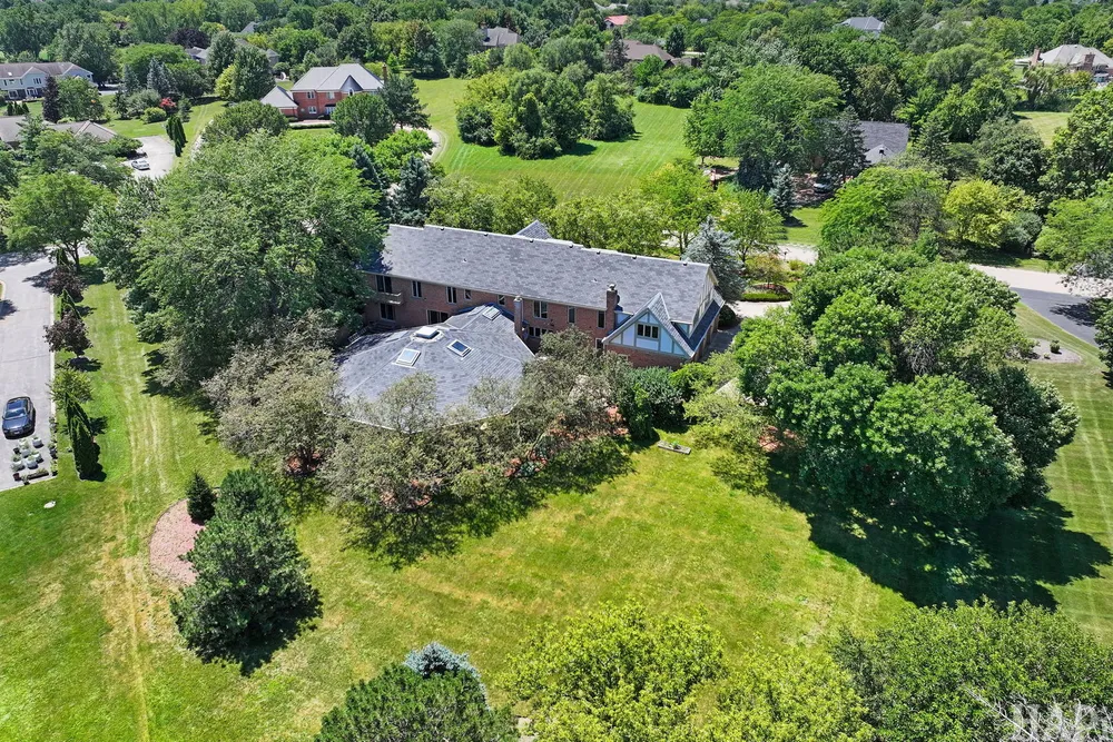 35 Revere Dr, South Barrington, IL 60010