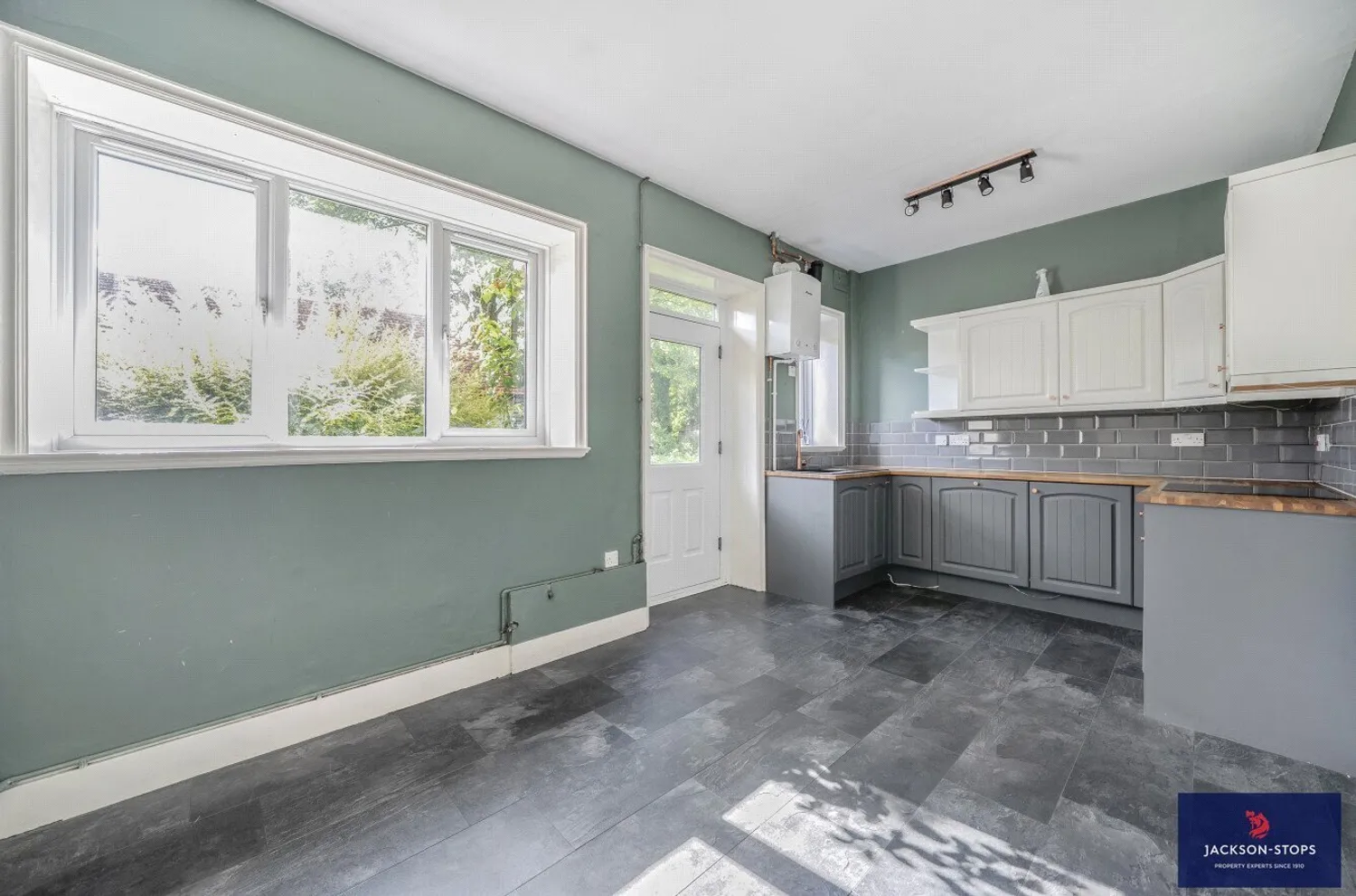 Bloomsbury Close, Woburn, MK17 photo 4
