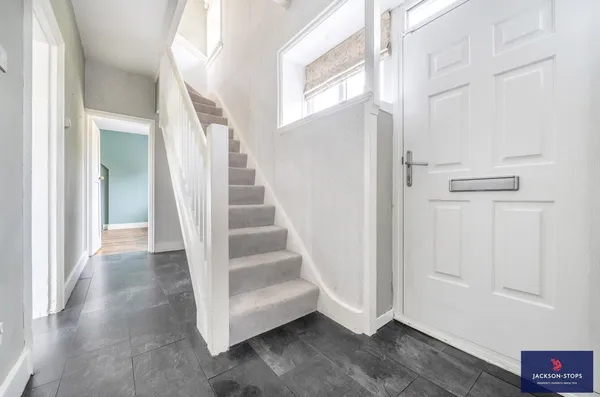 Bloomsbury Close, Woburn, MK17 photo 7