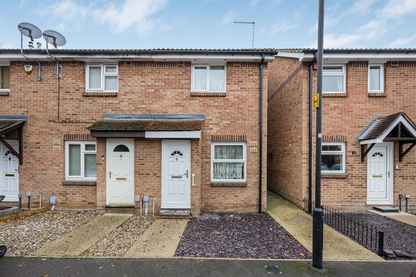 Frogmore Close, Slough Image 1