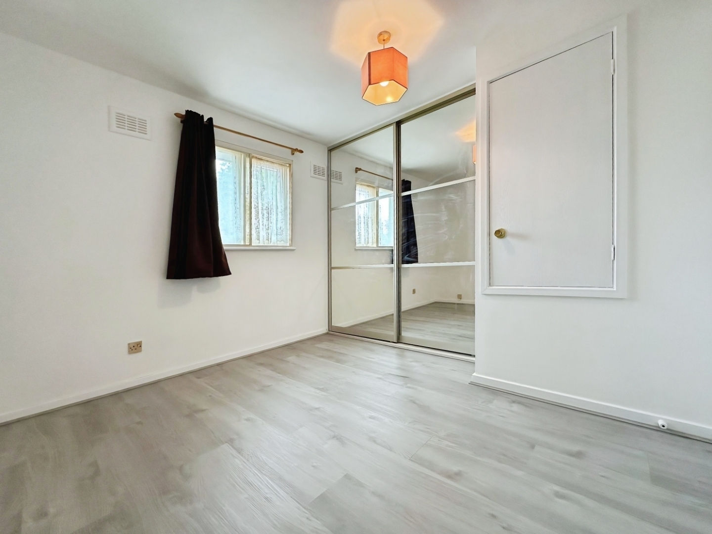 Frogmore Close, Slough Image 6