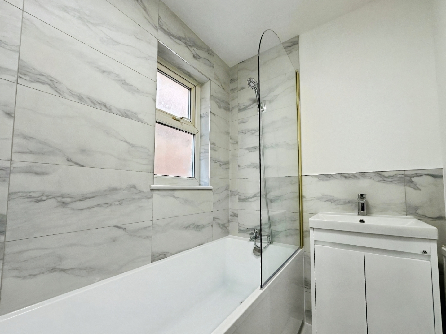 Frogmore Close, Slough Image 9