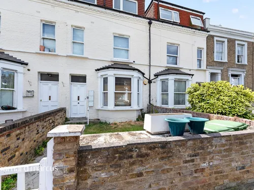 St. Leonards Road, East Sheen, Londonphoto