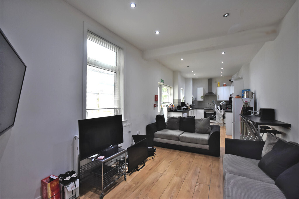 Room 3 of 6, Clara Street, Coventry, CV2 4ET Image 3