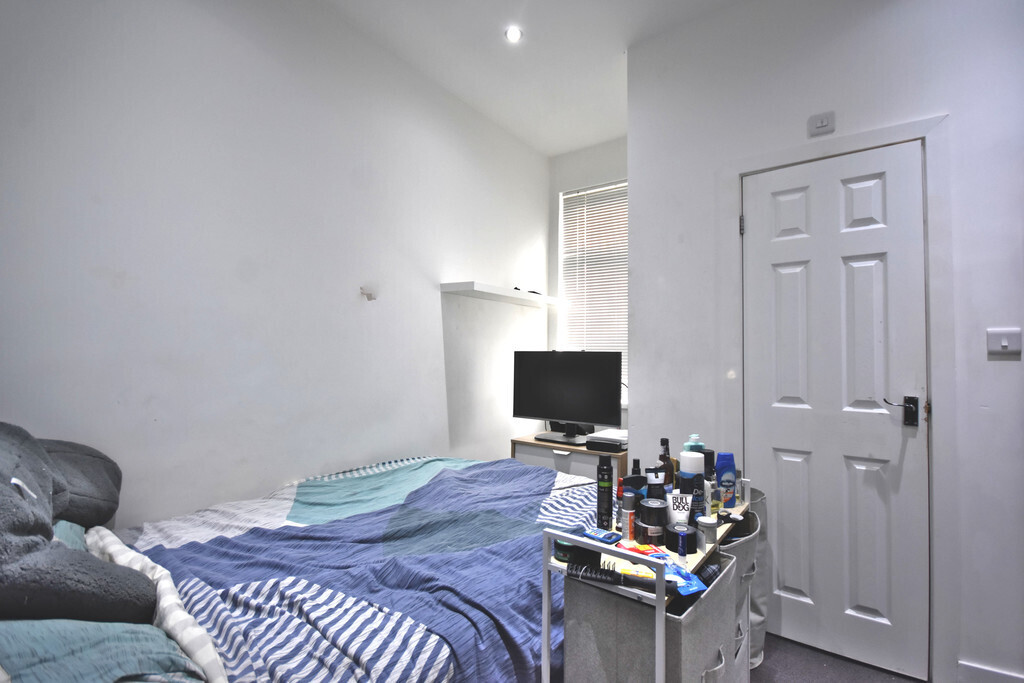 Room 3 of 6, Clara Street, Coventry, CV2 4ET Image 4