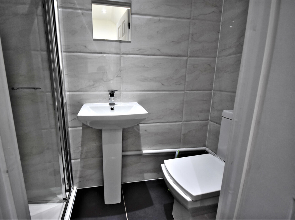 Room 3 of 6, Clara Street, Coventry, CV2 4ET Image 5