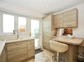 Lynton Close, Sully, Penarth thumb 3