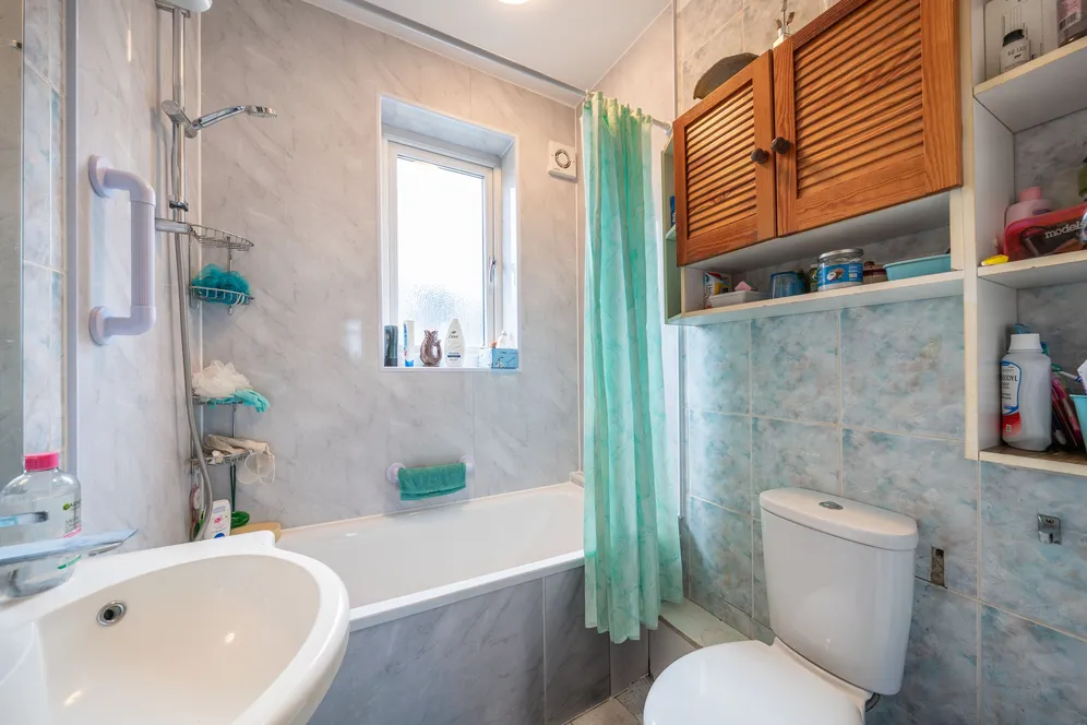 Hillbrook Road, London, SW17 photo 11