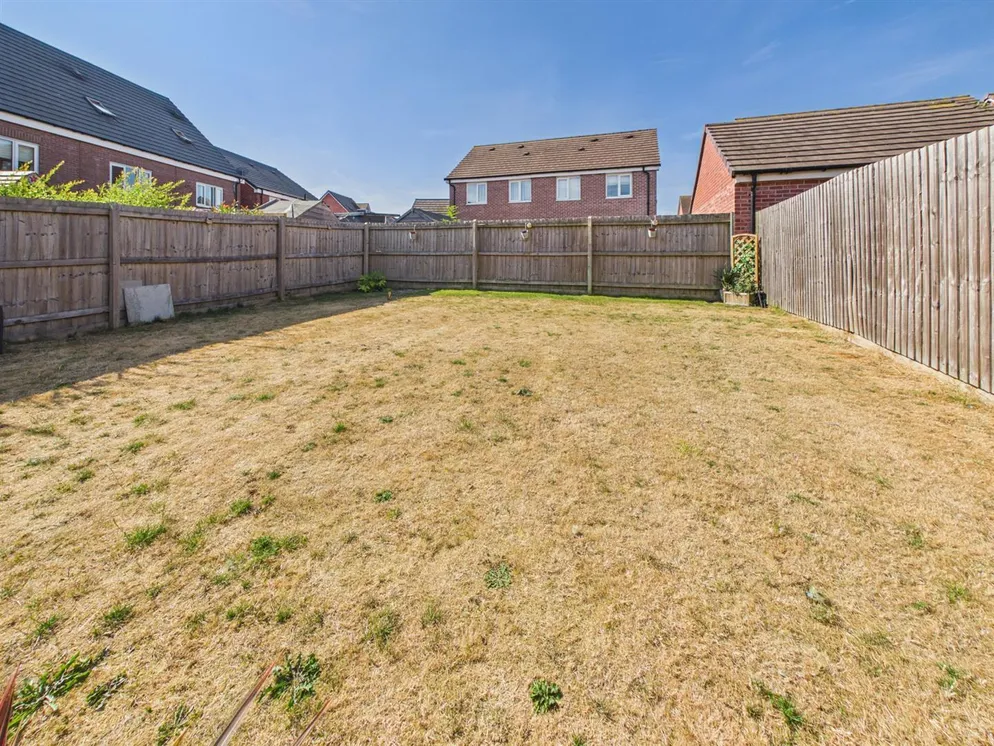 Property carousel item 12